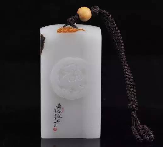 顶级和田羊脂白玉多少钱一克,精品和田玉籽料原石价值八十万