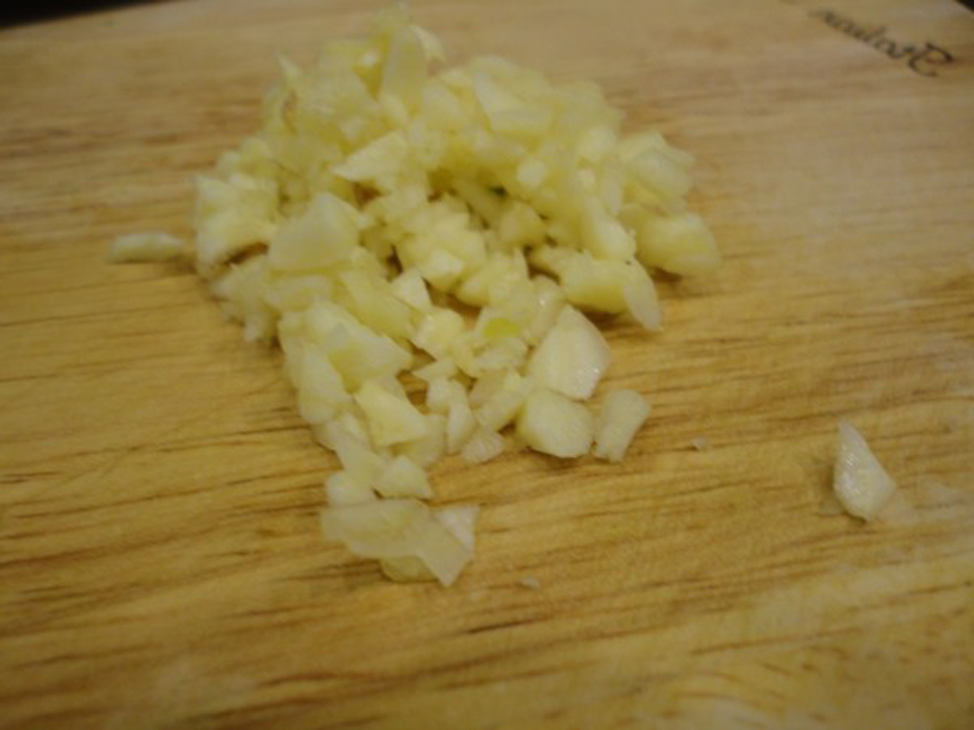 咸蛋煎苦瓜的做法窍门是什么,炒苦瓜味道不大怎么办