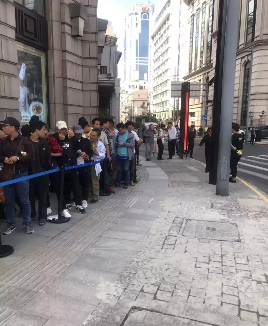 周杰伦奶茶在上海哪里,周杰伦同款奶茶被炒到上千块一杯