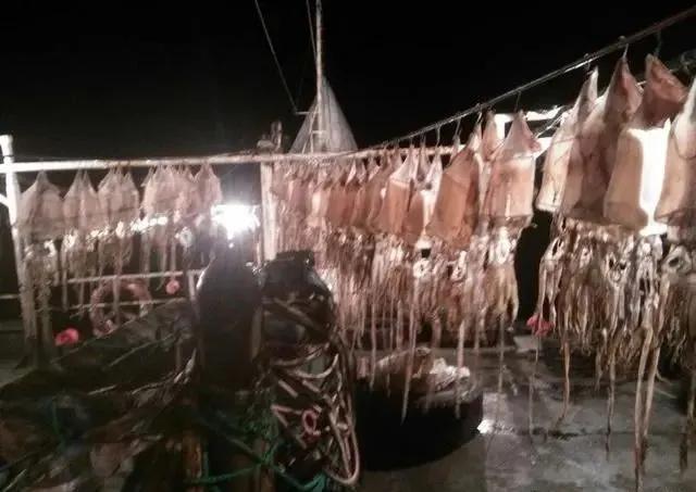 我在远洋船上捕鱼的日子，用啤酒跟俄国人换帝王蟹，香烟是硬通货