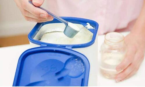 疫情当下进口奶粉如何破局,国产奶粉的现状及突围