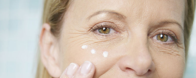 被李佳琦吹爆的欧莱雅紫熨斗眼霜效果怎么样？