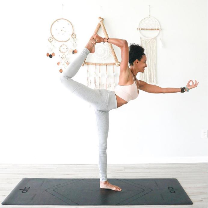 张予曦走路霸气混剪,张予曦模特走秀黑色外套品牌