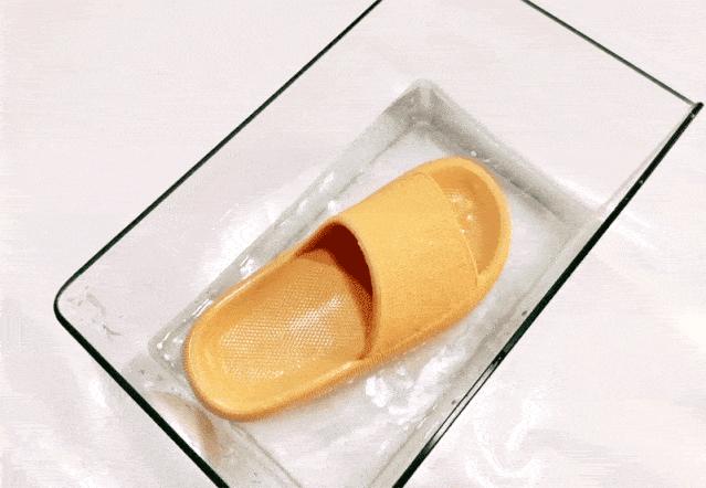 美国NIKE、UA和中国MC拖鞋对比：测评后发现我在交智商税