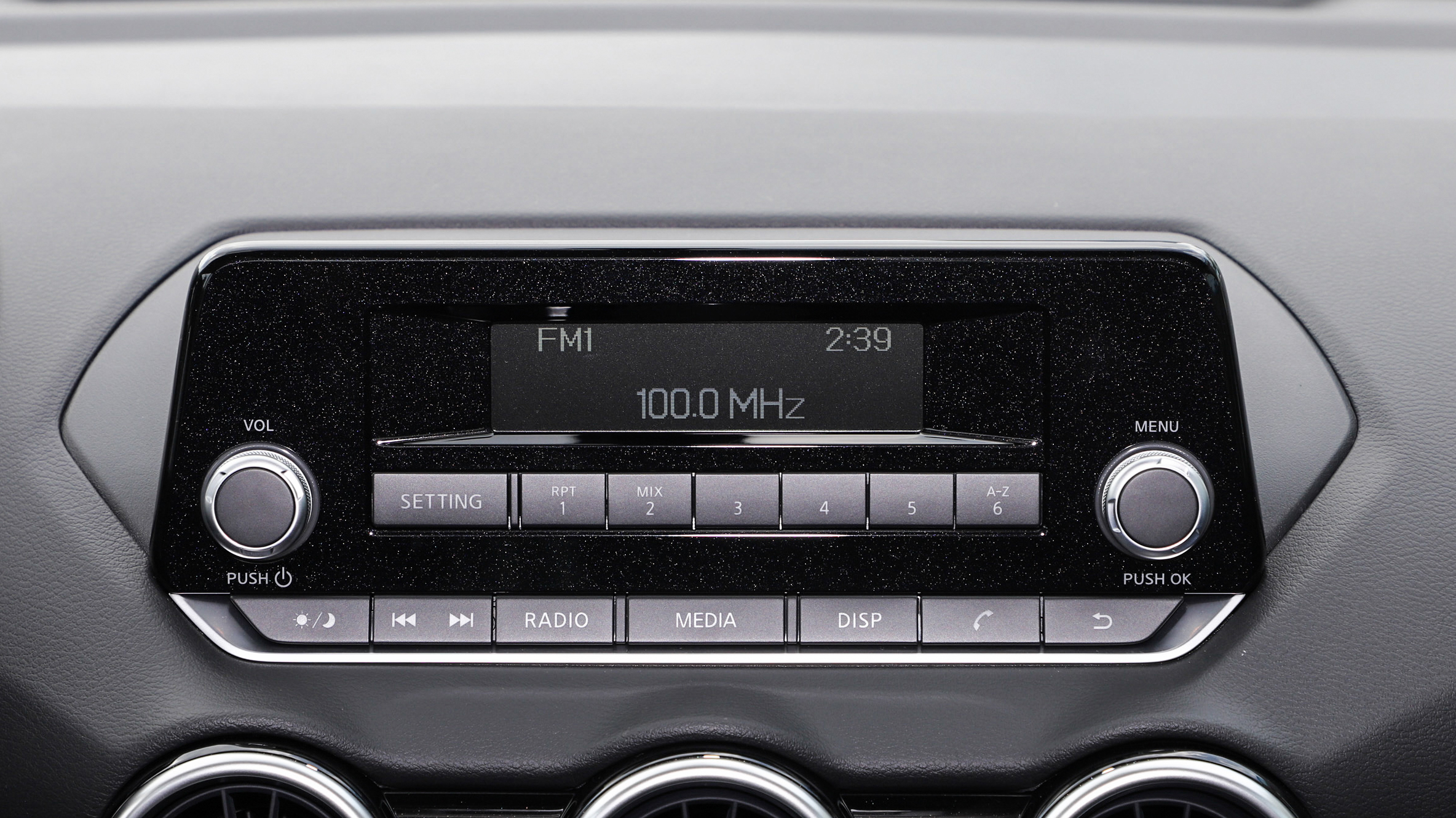 14代轩逸换混动值得吗,不到14万买个什么车