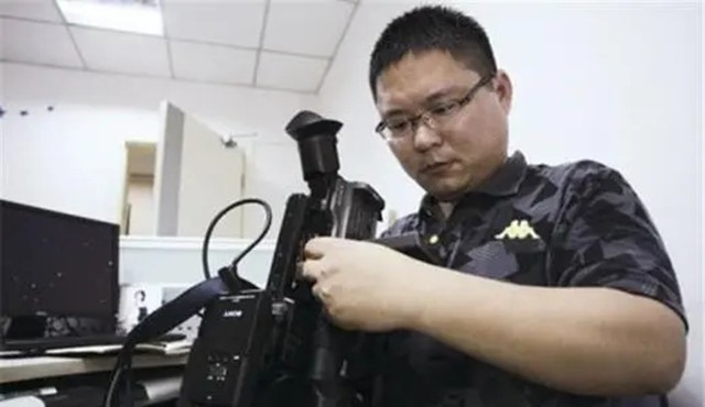 假扮乞丐吃垃圾500块卖进黑窑厂,崔松旺黑窑厂老板最后怎么处理