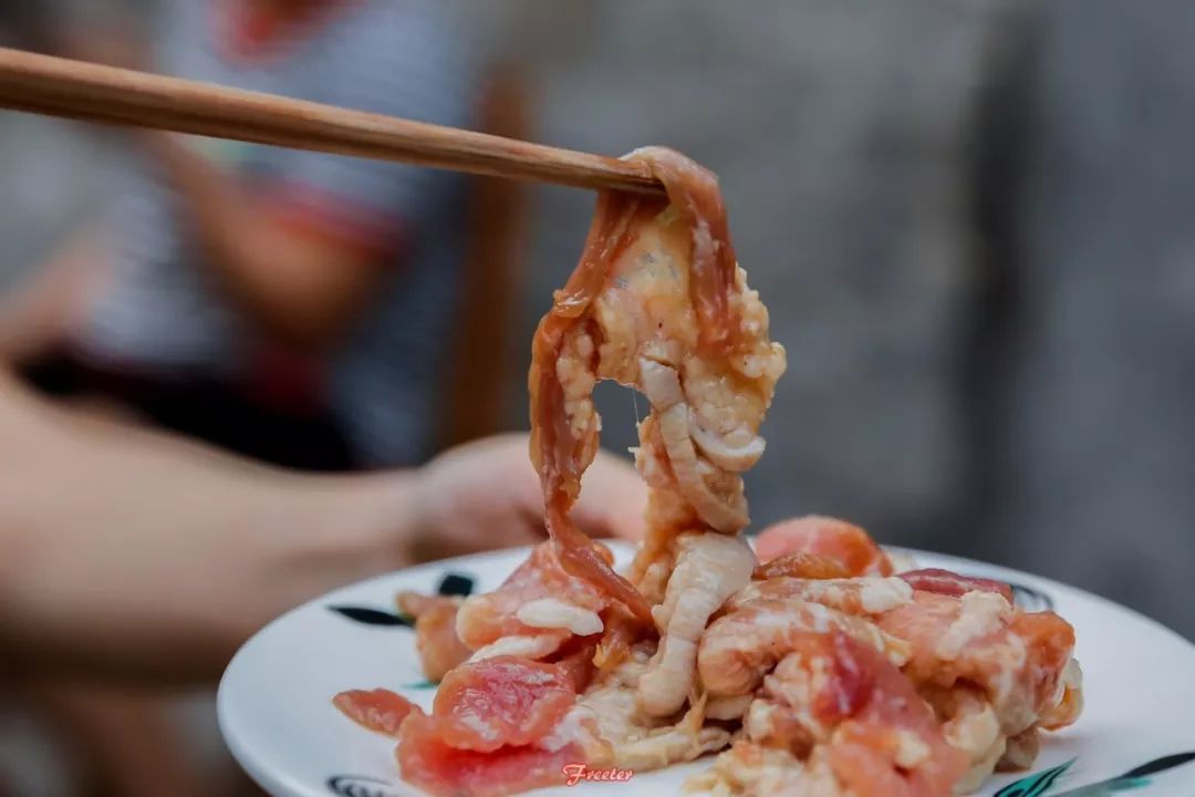 瓦片烤肉是哪里的,正宗瓦片烤肉