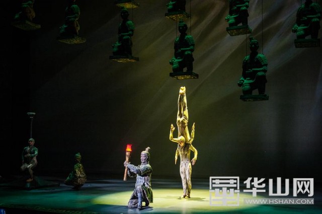 大型史诗舞台剧秦俑情震撼首演,秦俑情舞台剧在哪里举行