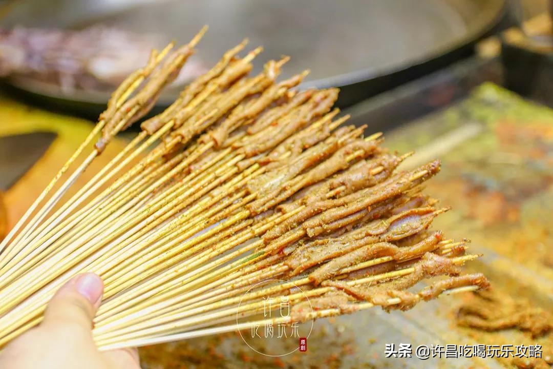 许昌学院南门好停车吗,许昌学院南门附近美食