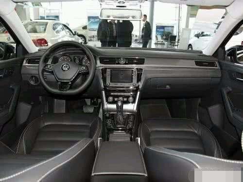 17款帕萨特330尊荣新车落地价,2018款帕萨特330尊荣版油耗高吗