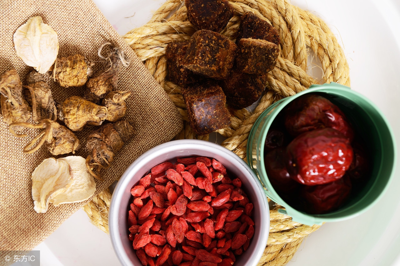 艾灸和针灸疏通经络哪个效果好,痛经是艾灸效果好还是针灸效果好