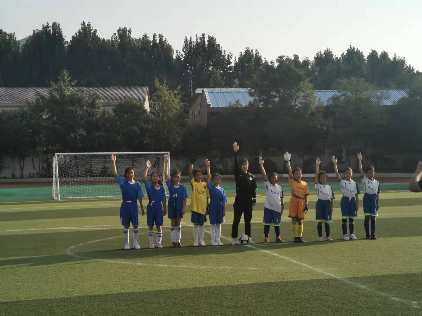 锦屏县小学足球联赛,转动足球