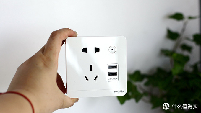 施耐德皓呈系列小夜灯现场效果,施耐德颜值开关插座