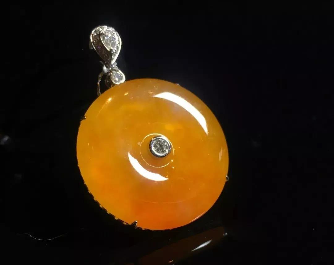 好的翡翠挂件是什么样的呢,怎样选购翡翠挂件