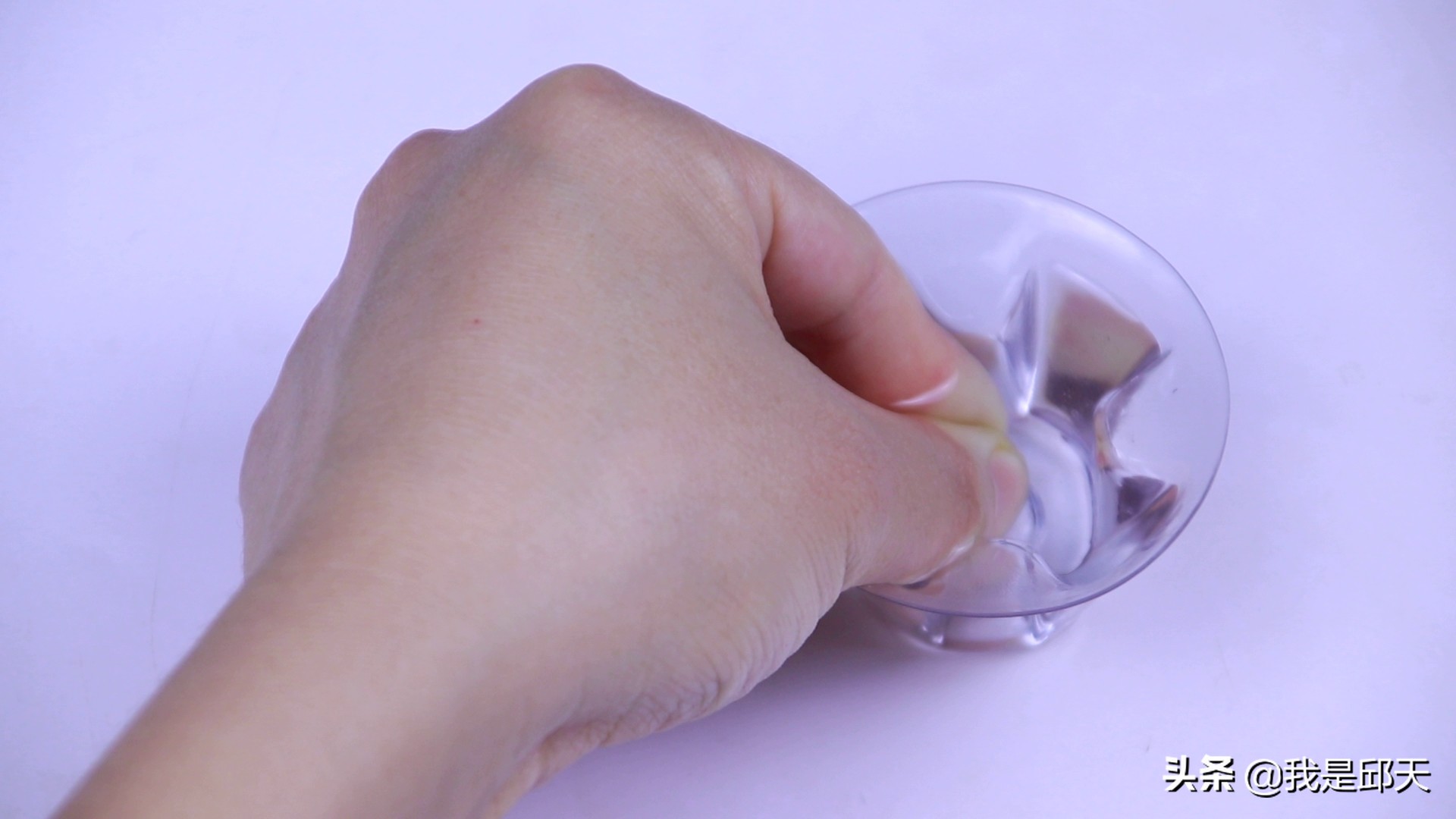 502胶水粘到手上了如何快速去除,502胶水粘到手怎么去除小妙招