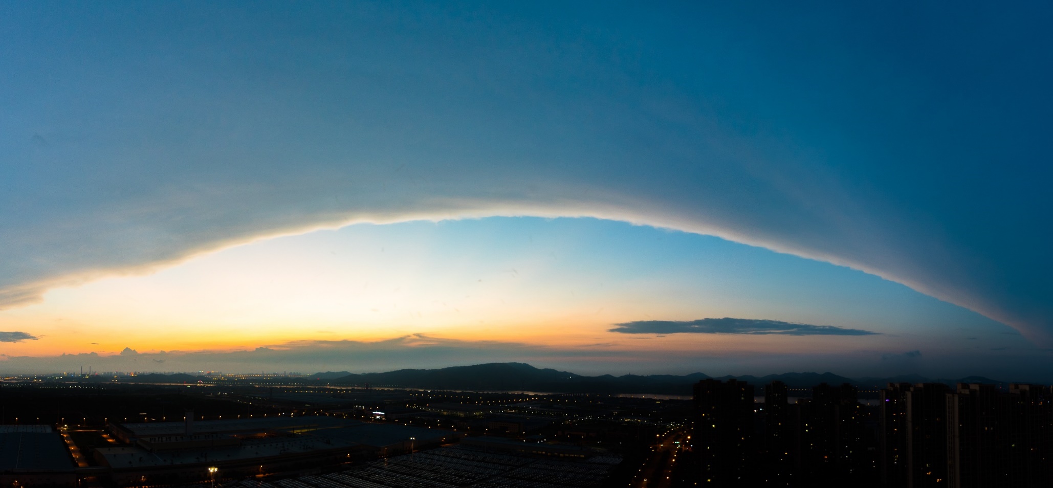 手机拍出大片的拍照app,怎么用一个手机在家就能拍出大片