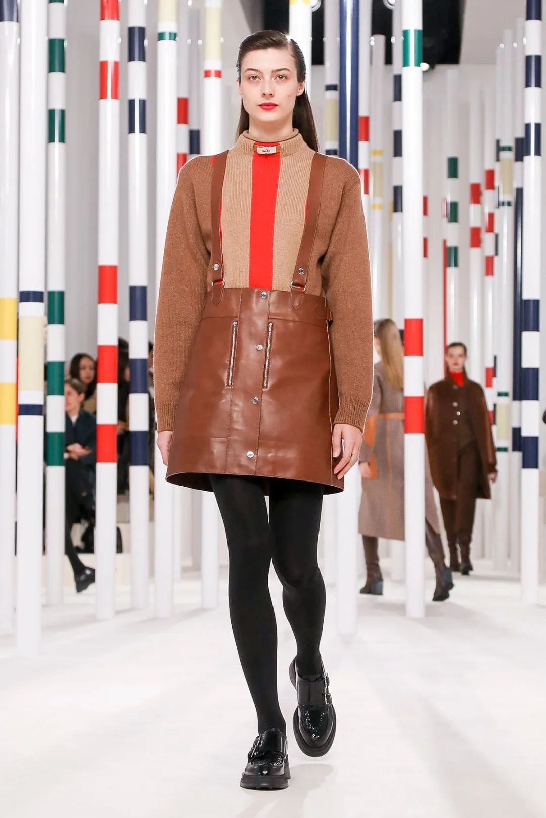 背带裤果然很减龄看起来很少女啊,哪种背带裤既减龄又不过时