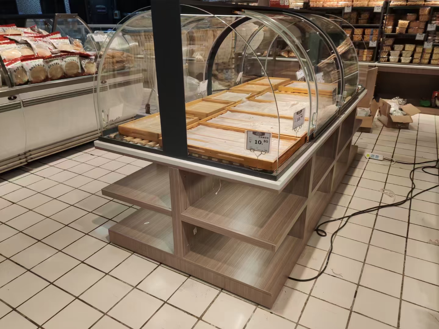 盛世家具面包展示柜让整店合理布局节省35%成本