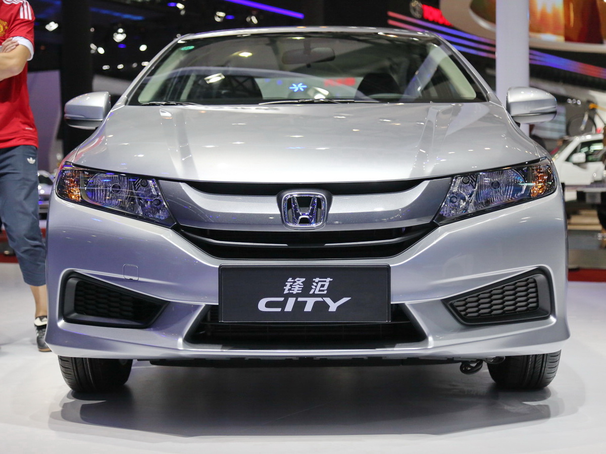 老款本田锋范手动值不值得买,二手车锋范经典好还是八代思域好