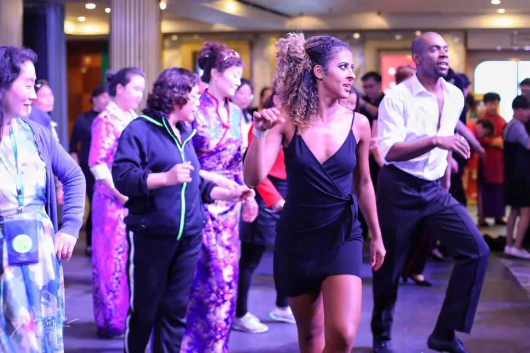 带父母豪华游轮环球旅行,带着父母们出游