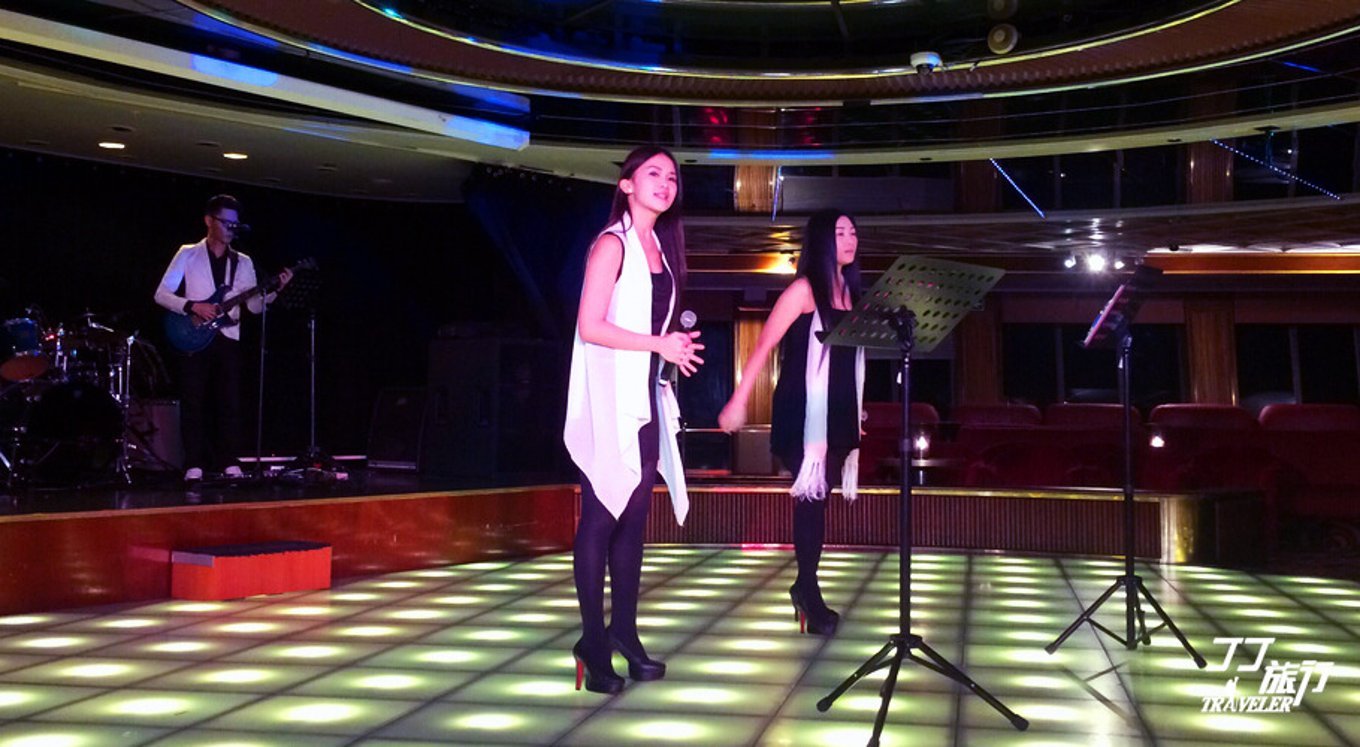 波澜不惊可以形容水面吗,描述海上邮轮的感觉