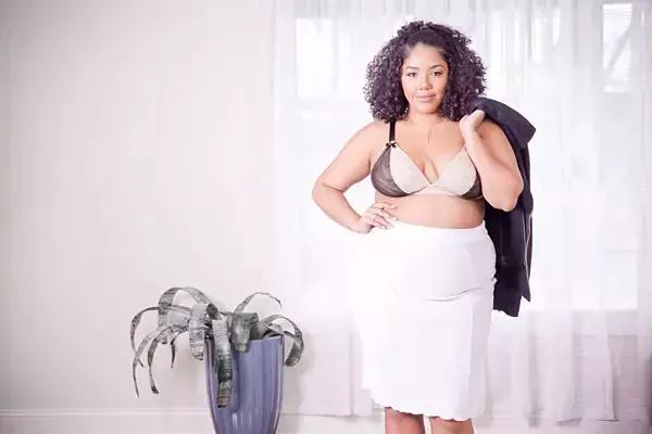 有病吗?出国旅行必逛的居然是国内也有的耐克和HM?