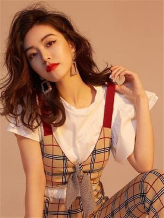 法式卷发中长发适合大妈,女士流行中波浪卷发型