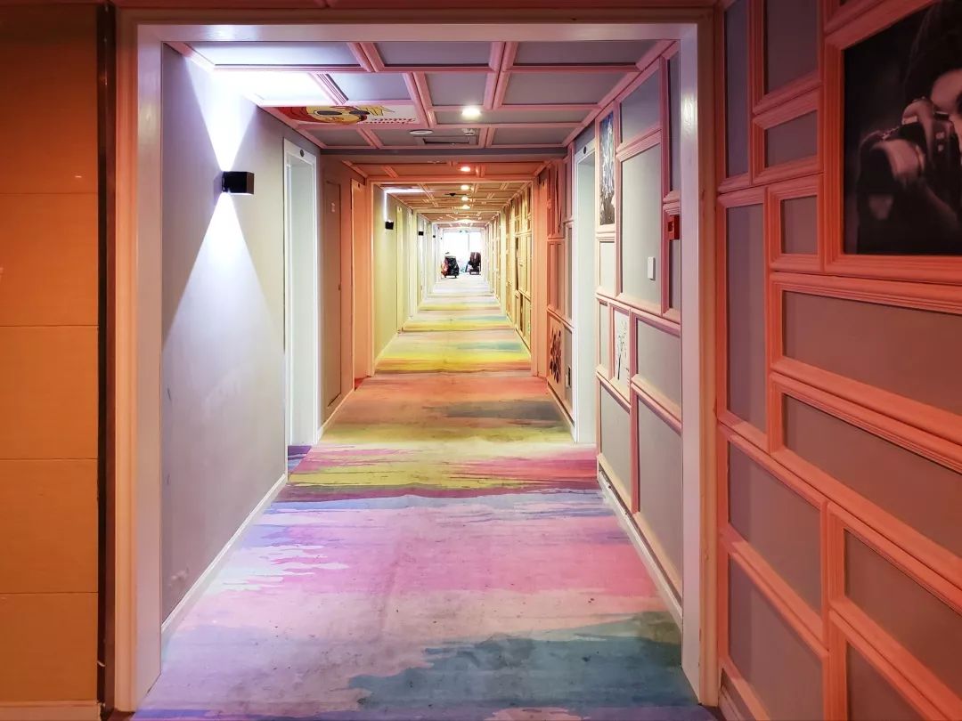 打开地图，把“爱情”输入搜索框