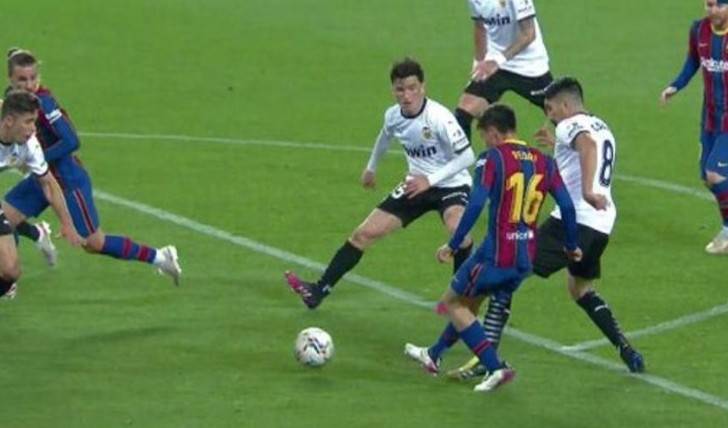 巴萨被逆转西超杯,巴萨遭遇点球误判输球