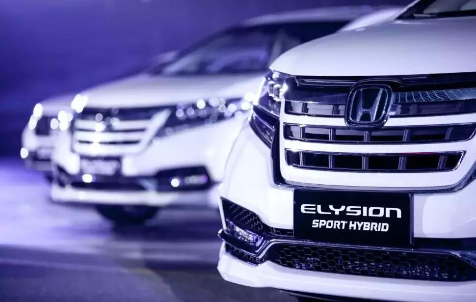 试驾艾力绅锐混动视频,艾力绅锐混动哪个颜色好看