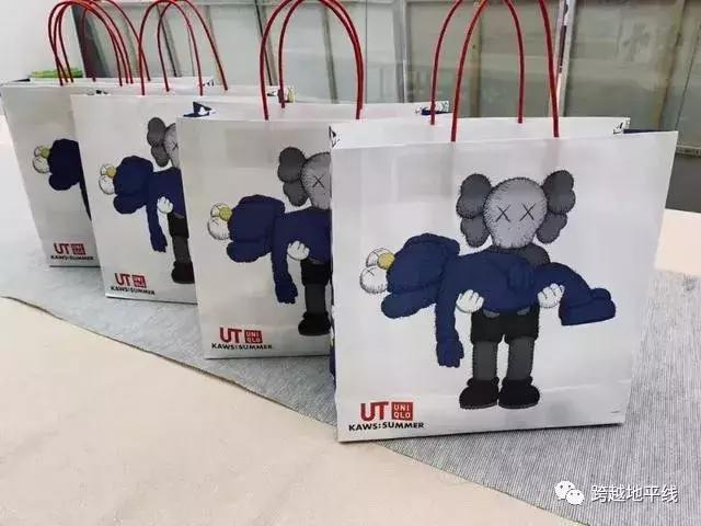 昨天,大型“丧尸”电影,在优衣库真实上演