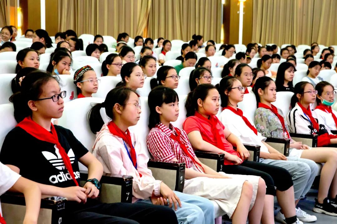 启慧|笑迎花季，成长不烦恼