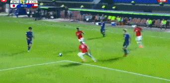 真-日本梅西！18岁久保健英穿裆+强突2人，比达尔被晃倒