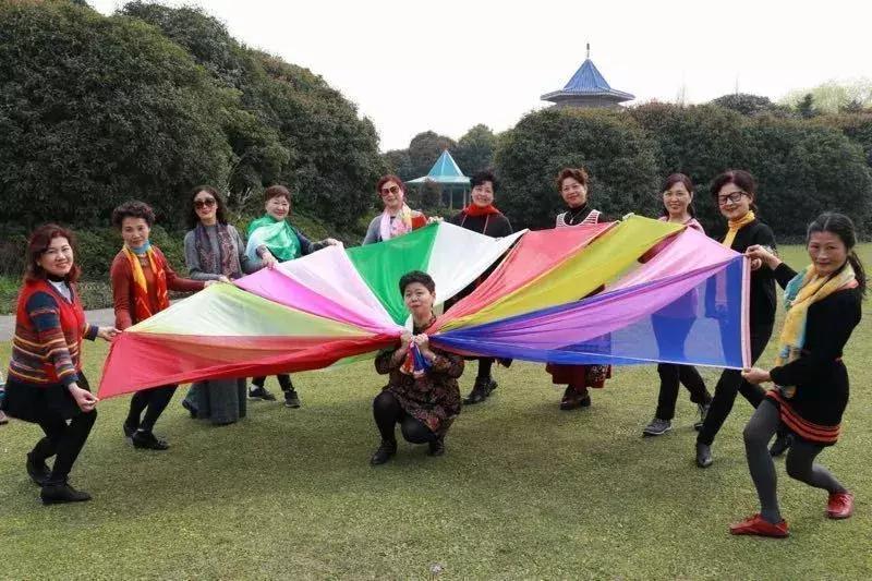 澶у鍑洪棬鏃呮父鎷嶇収濮垮娍鍚堣緫,涓浗澶у澶栧嚭鏃呮父