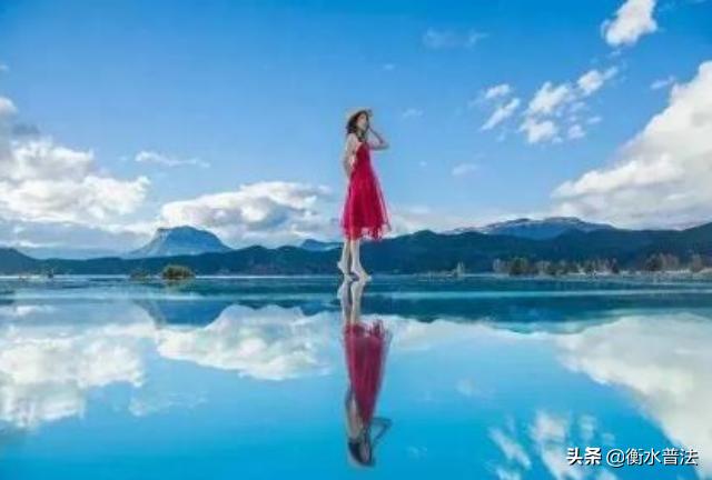 【法治热点早知道】一公司组织员工越野赛，为防作弊没收手机只给地图，致18人被困深山6人失联