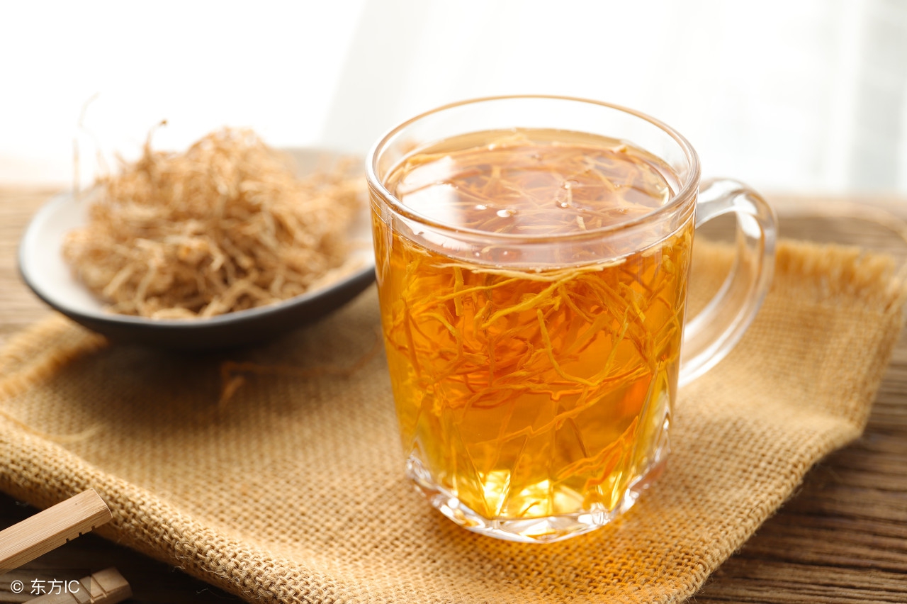 老年斑是怎么出来的要注意点什么,色素斑和老年斑哪个好去除