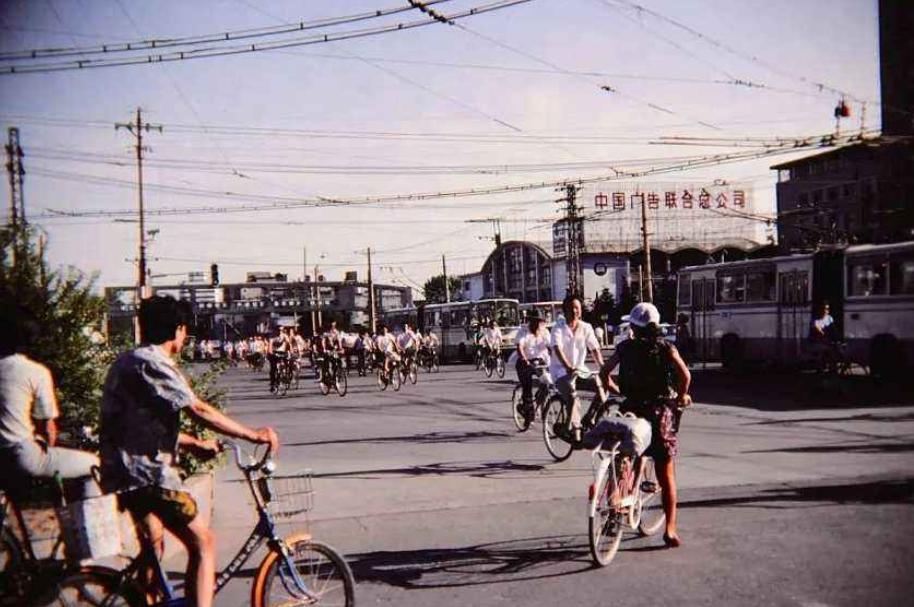 30年前的北京城，有种时髦叫做：婚宴办在肯德基