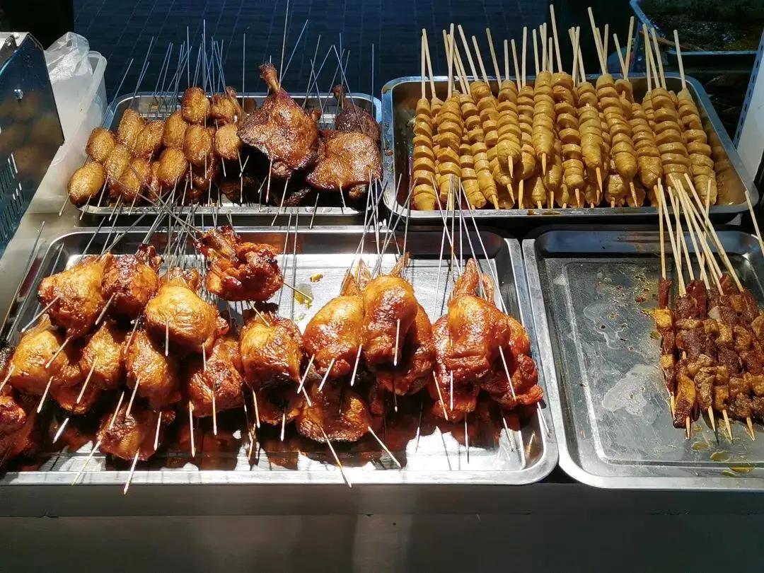 民办云师大商学院,云师大商学院的全称是