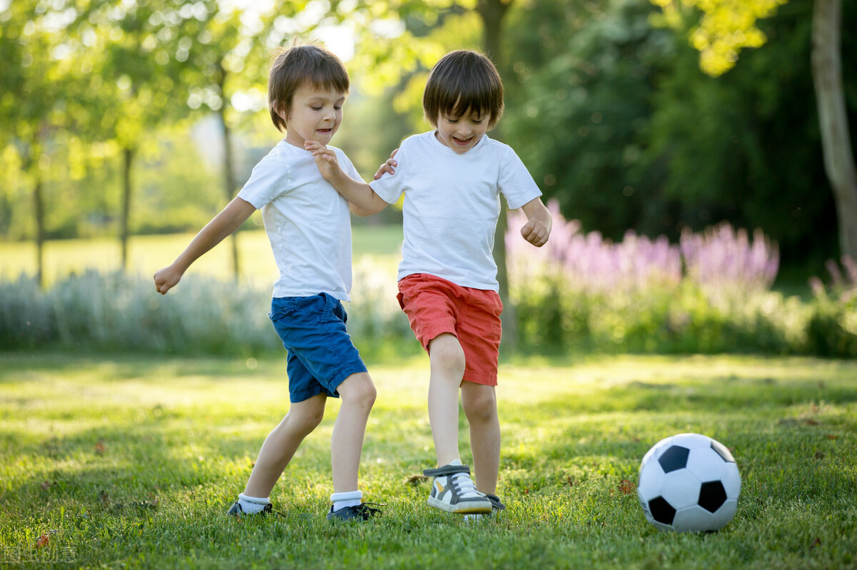 男孩取一个阳光活泼开朗的名字,想取一个聪明智慧有福气男孩名字