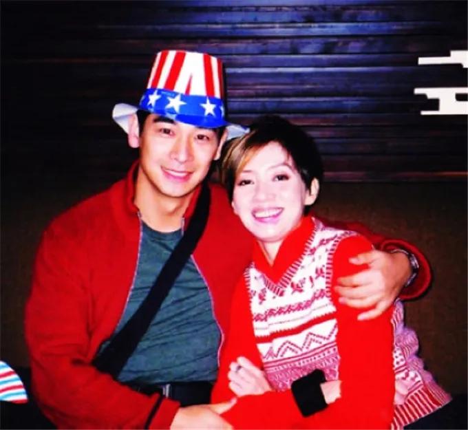 2003年怀念张国荣梅艳芳演唱会,张国荣和梅艳芳互相嫌弃的友情