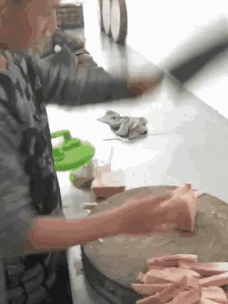 蜗牛是怎么生蛋,蜗牛是怎么被生出来的