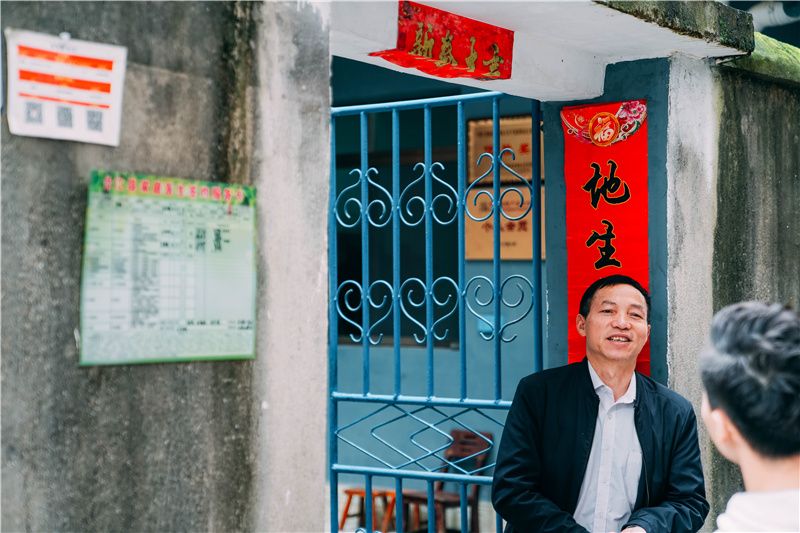 贵州旅游被带去银饰非遗传承馆,贵州千户苗寨银饰一条街