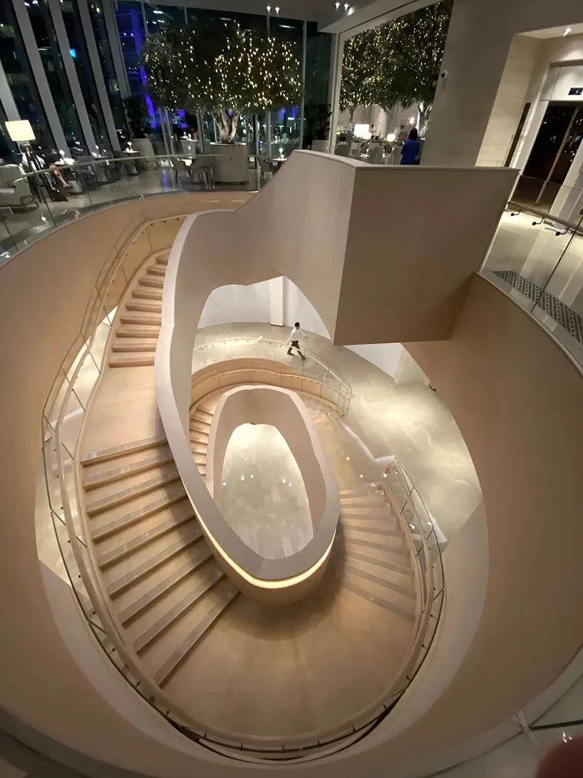 301米高，游泳池屋顶！迪拜“椭圆型”酒店+公寓塔楼