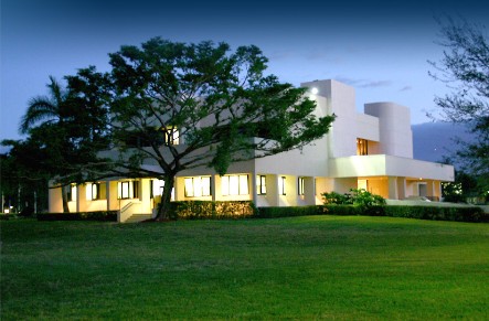 斯特林大学学费,林恩大学