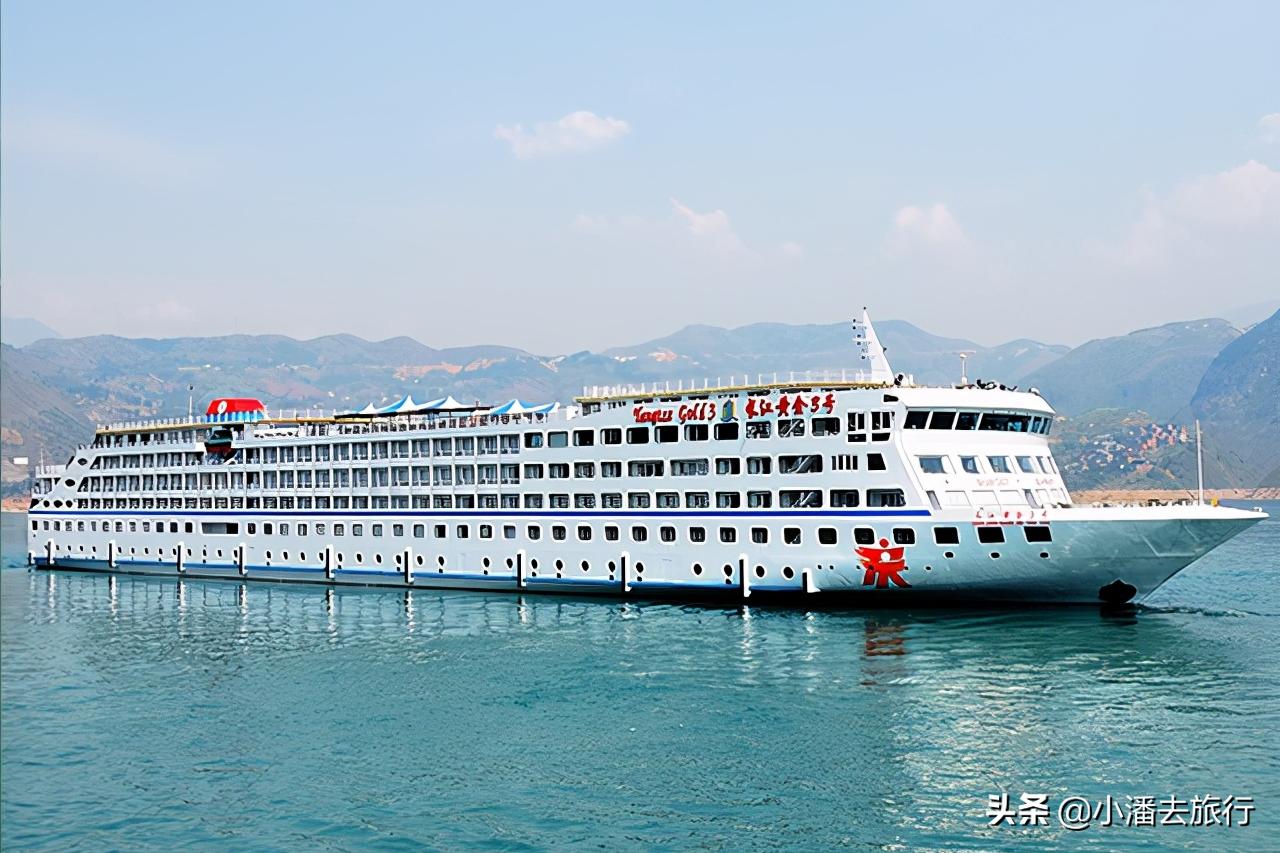 长江游轮的真实视频,长江的游轮和海里面的游轮
