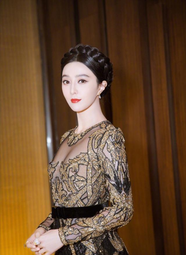 范冰冰尽显身材,范冰冰展示身材的视频