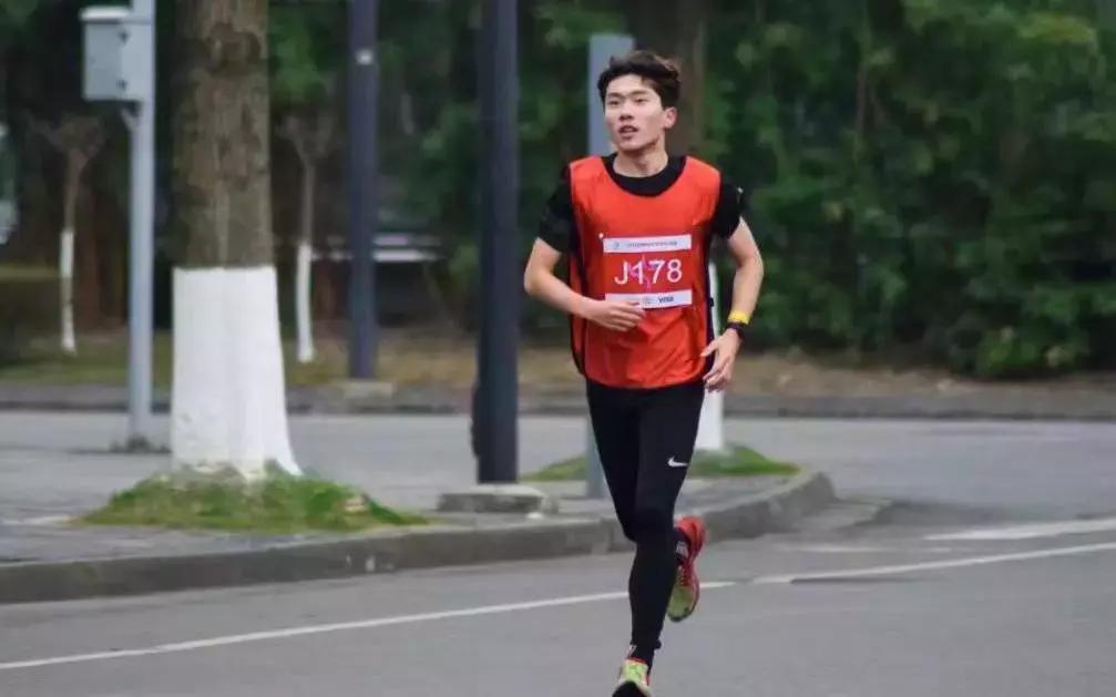 帅到炸裂!你身边的川大体育之星大揭密!