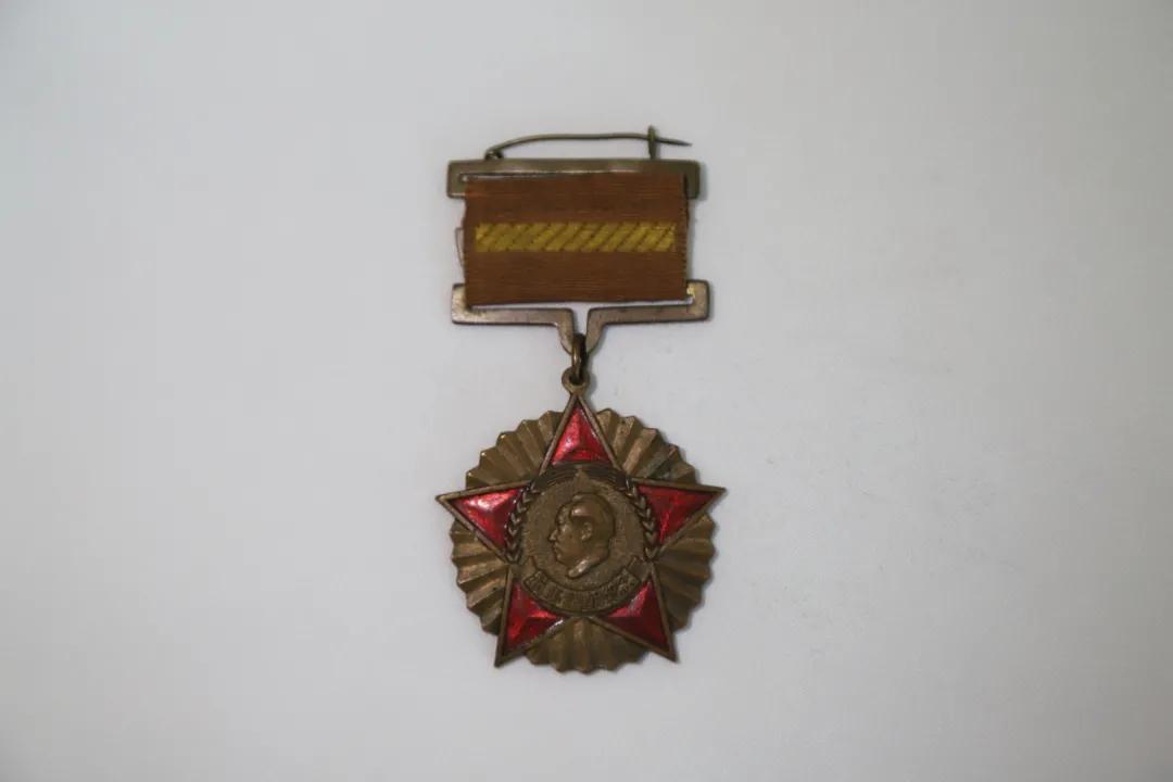 84岁老兵讲述抗美援朝,92岁老兵回忆抗美援朝数次落泪