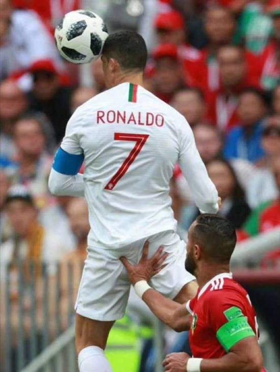 足球场上十大尴尬,足球场上最尴尬的球员