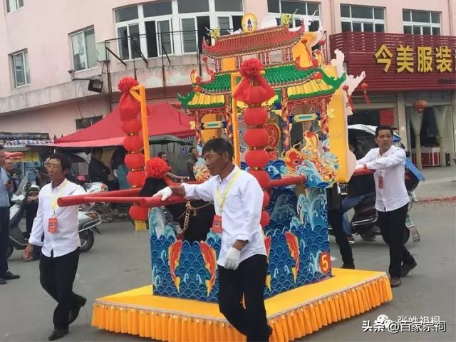 阜南张氏祠堂落成庆典仪式,张氏祠堂唱戏人山人海